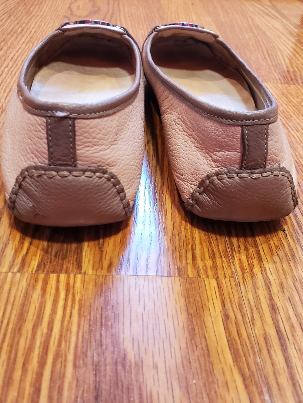 Michael Kors Fulton Moccasin Light Pink, Cream, and Tan Leather Logo Flats - Picture 5 of 6